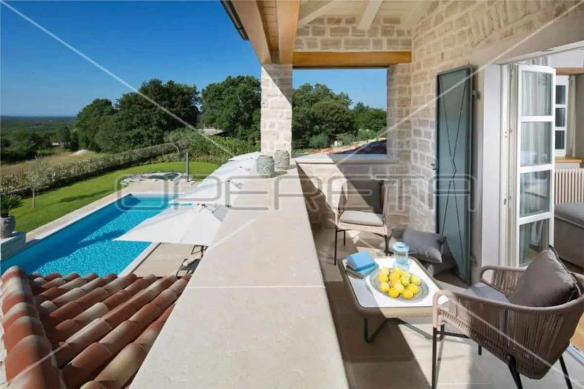 Villa Exclusiva con Vistas al Mar en Venta en Kanfanar, Croacia - foto 15