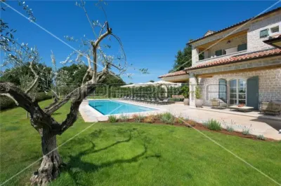 Villa Exclusiva con Vistas al Mar en Venta en Kanfanar, Croacia - foto 3