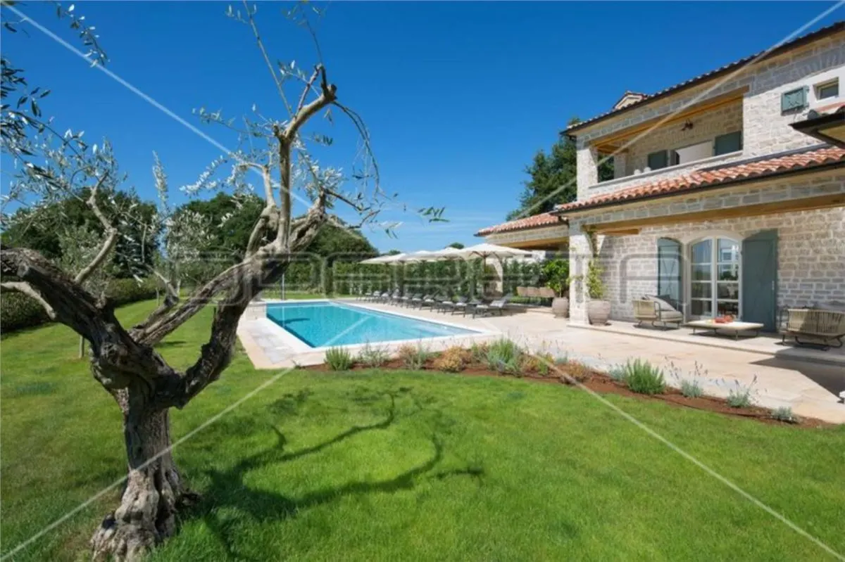 Villa Exclusiva con Vistas al Mar en Venta en Kanfanar, Croacia - foto 3