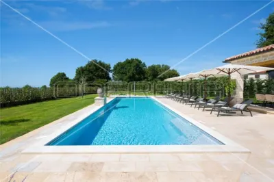 Villa Exclusiva con Vistas al Mar en Venta en Kanfanar, Croacia - foto 4