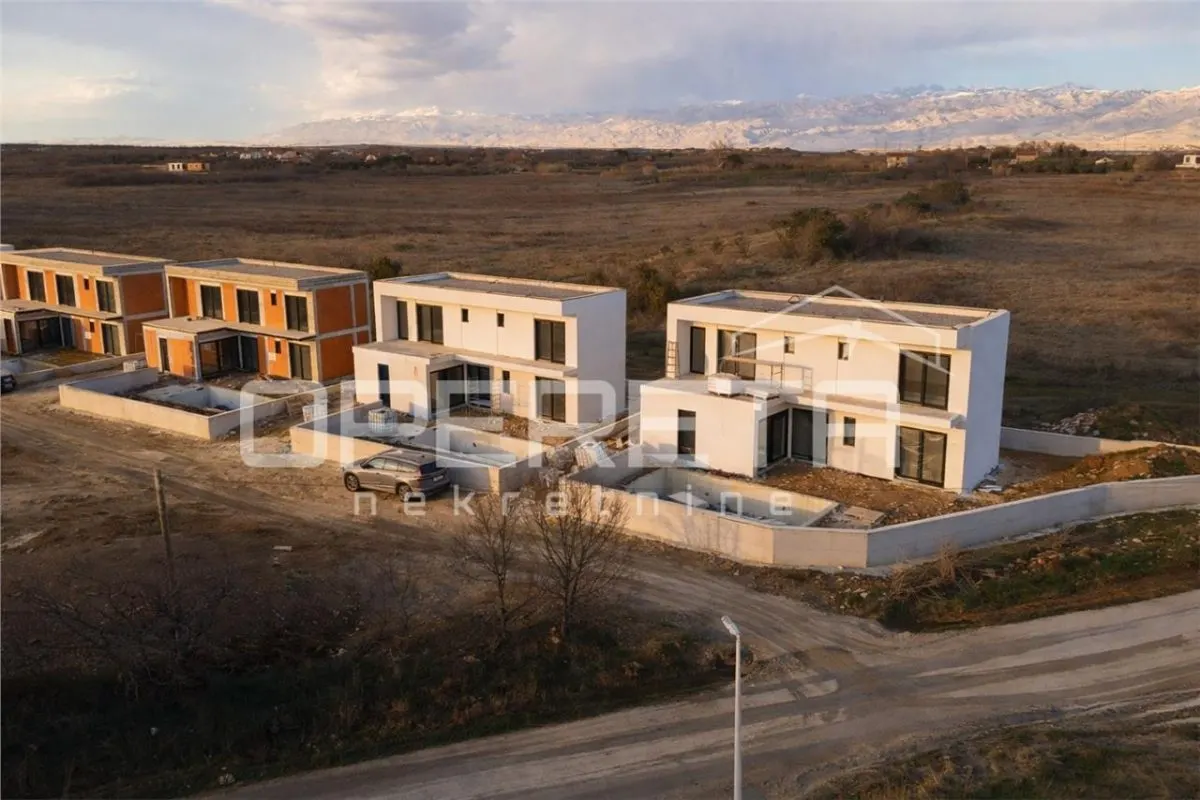 Modern Villa with Pool for Sale in Privlaka, Croatia - foto 3