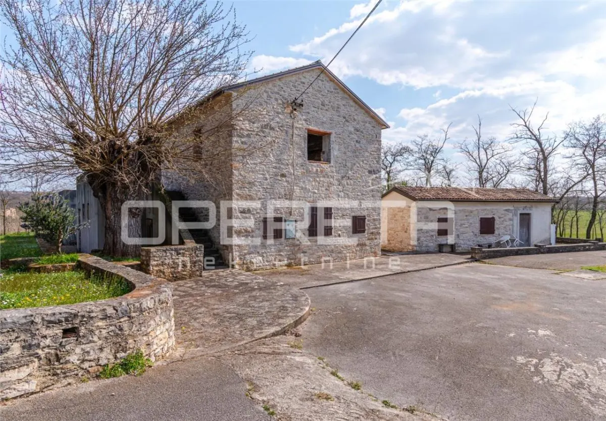 Villa en Pierre avec Bâtiments Auxiliaires à Vendre à Buje, Croatie - foto 21