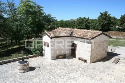 Villa en Pierre avec Bâtiments Auxiliaires à Vendre à Buje, Croatie - foto 6