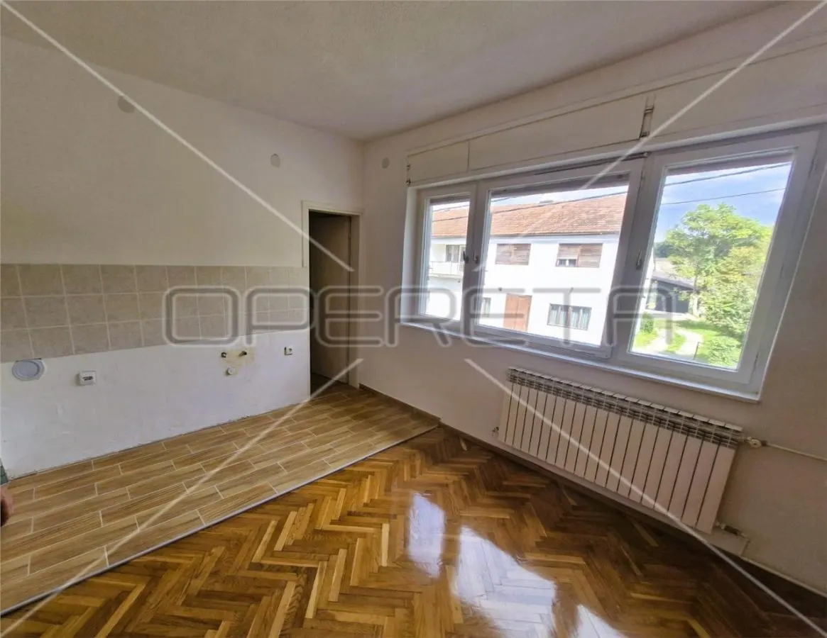 Maison Individuelle à Vendre à Kraljevec na Sutli, Croatie - foto 3