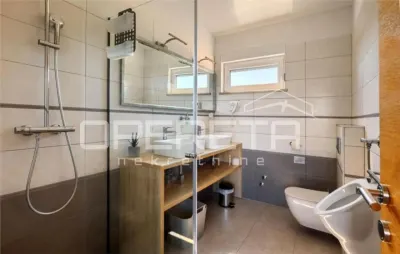 Villa Moderne à Vendre à Porec, Croatie - foto 15