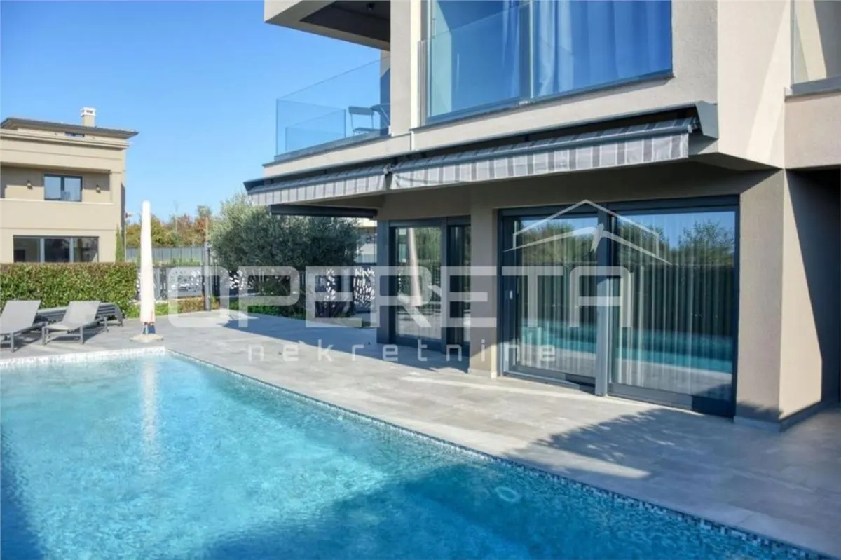Villa Moderne de Luxe à Vendre à Porec, Croatie - foto 1
