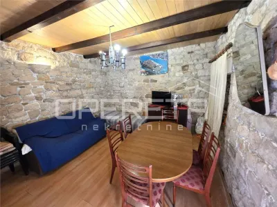 Casa de Piedra Auténtica en Venta en Trogir, Croacia – 105m² en 3 Plantas - Seget Donji