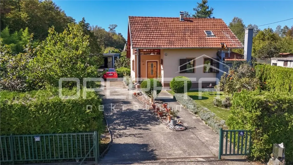 Villa en Venta en Lekenik, Croacia - foto 1