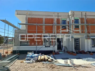 克罗地亚沃迪切现代半独立别墅出售 - foto 4