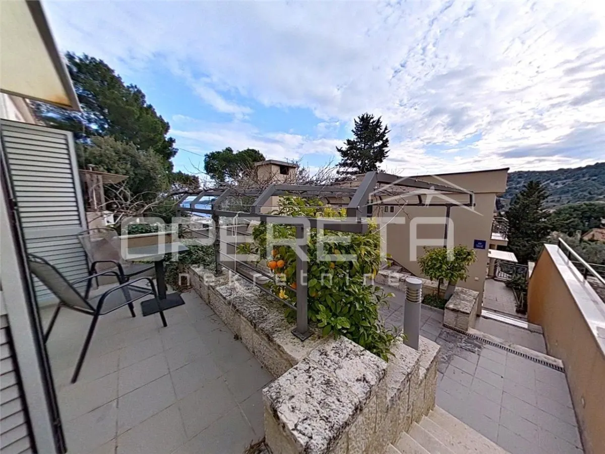 Villa with 2 Residential Units for Sale in Tisno, Croatia - foto 2