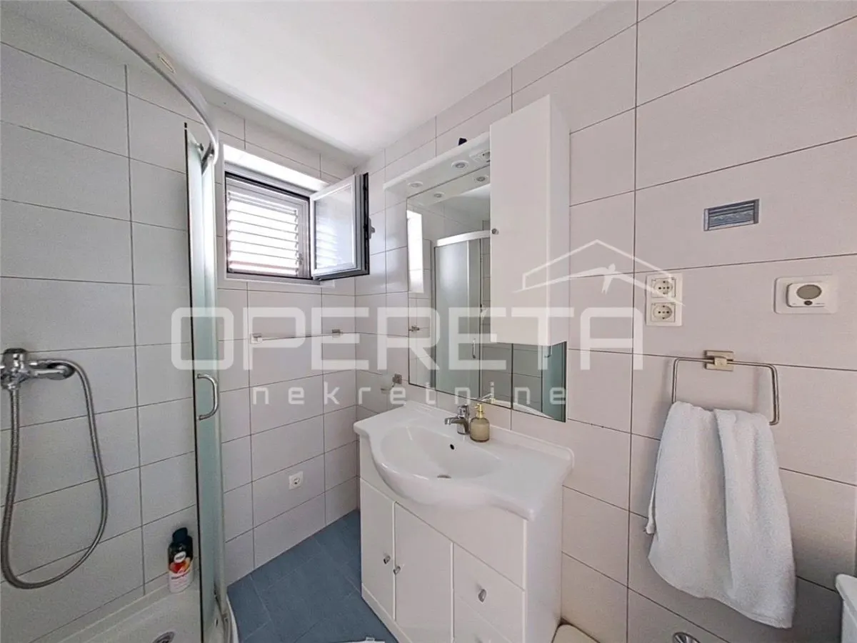 Villa with 2 Residential Units for Sale in Tisno, Croatia - foto 9