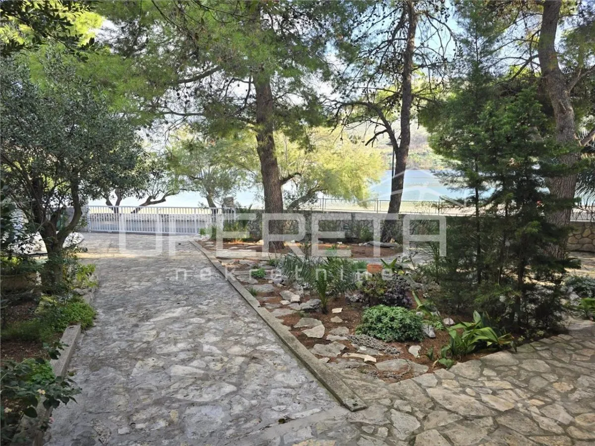 克罗地亚希贝尼克滨海别墅，含两套公寓，出售 - foto 2