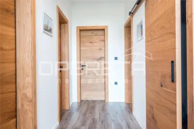 Villa Excepcional de Madera de Alerce en Venta en Gornji Kneginec, Croacia - foto 14