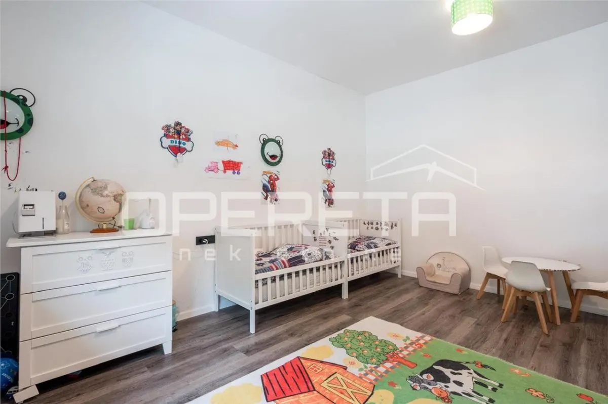Villa Excepcional de Madera de Alerce en Venta en Gornji Kneginec, Croacia - foto 17