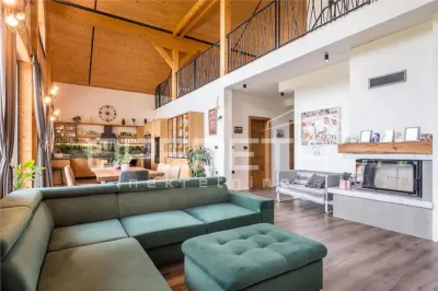 Villa Excepcional de Madera de Alerce en Venta en Gornji Kneginec, Croacia - foto 3