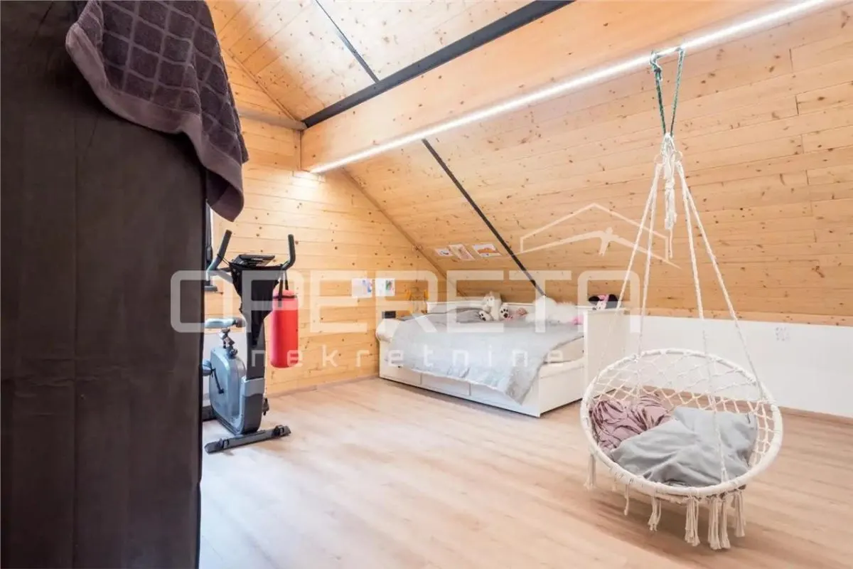 Villa Excepcional de Madera de Alerce en Venta en Gornji Kneginec, Croacia - foto 21