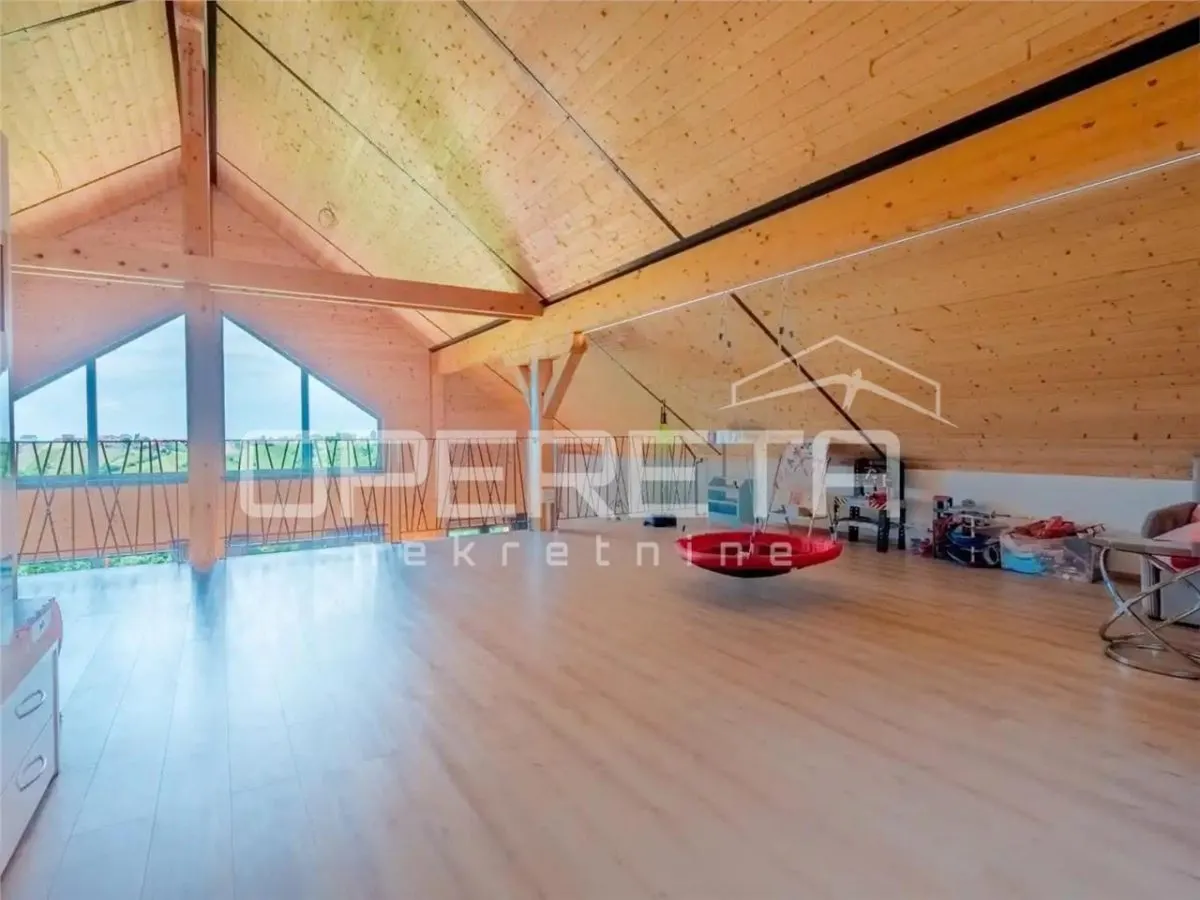 Villa Excepcional de Madera de Alerce en Venta en Gornji Kneginec, Croacia - foto 22