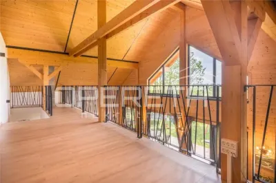 Villa Excepcional de Madera de Alerce en Venta en Gornji Kneginec, Croacia - foto 4