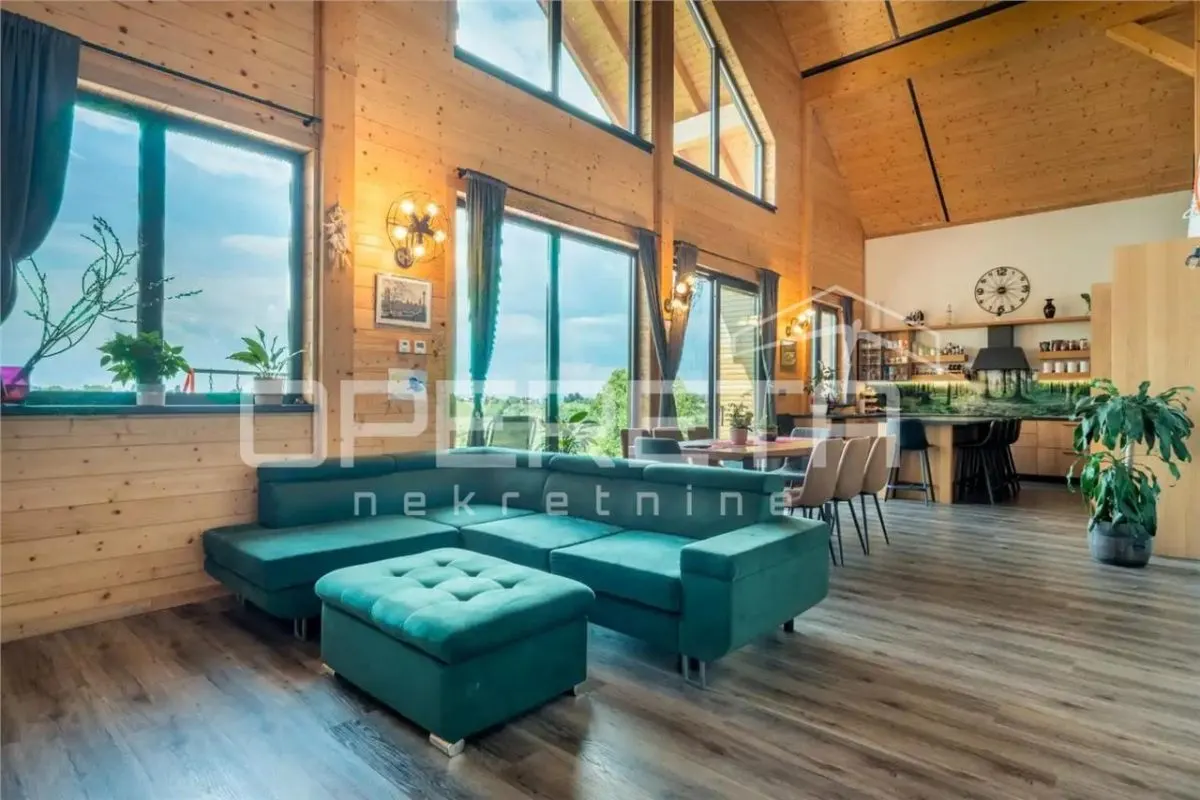 Villa Excepcional de Madera de Alerce en Venta en Gornji Kneginec, Croacia - foto 5