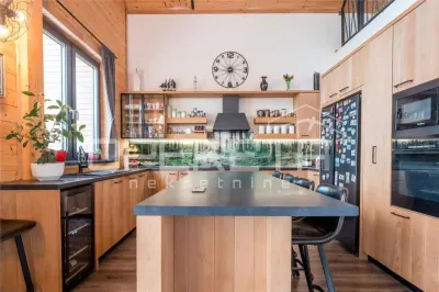 Villa Excepcional de Madera de Alerce en Venta en Gornji Kneginec, Croacia - foto 10