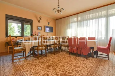 Villa Espaciosa con Gran Parcela y Construcciones Anexas en Venta, Stubicka Slatina, Croacia - foto 17