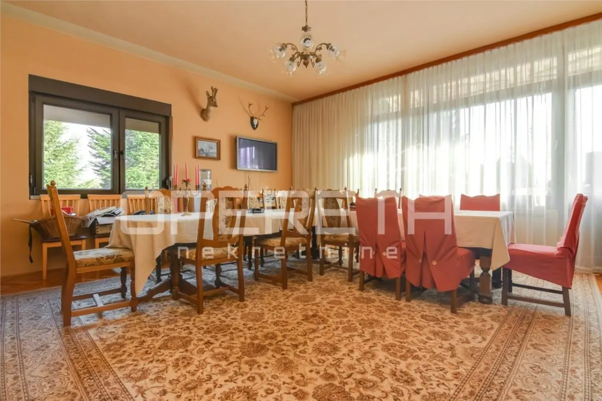 Villa Espaciosa con Gran Parcela y Construcciones Anexas en Venta, Stubicka Slatina, Croacia - foto 17
