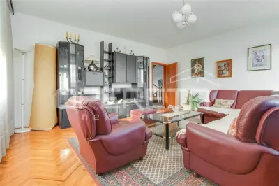 Villa Espaciosa con Gran Parcela y Construcciones Anexas en Venta, Stubicka Slatina, Croacia - foto 24