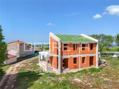 Villa Independiente en Venta en Kanfanar, Croacia - foto 2