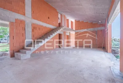 Villa Independiente en Venta en Kanfanar, Croacia - foto 11
