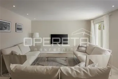 Villa Elegante en Venta en Brtonigla, Istria, Croacia - foto 2