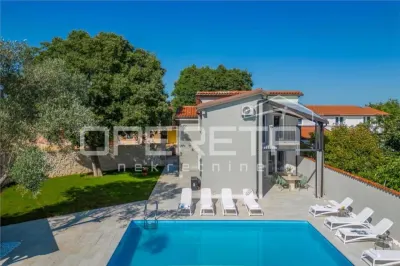 Villa Elegante en Venta en Brtonigla, Istria, Croacia - foto 7