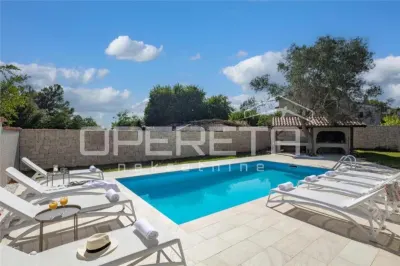 Villa Elegante en Venta en Brtonigla, Istria, Croacia - foto 8