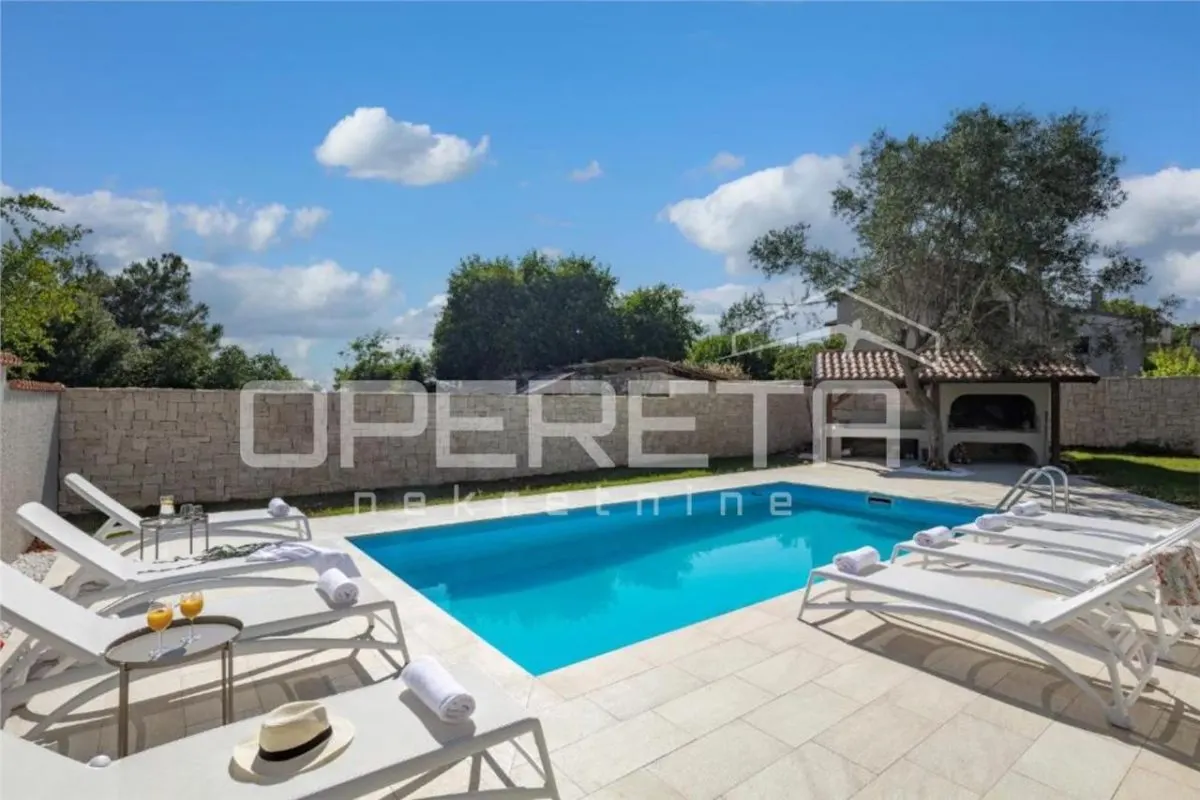 Villa Elegante en Venta en Brtonigla, Istria, Croacia - foto 8