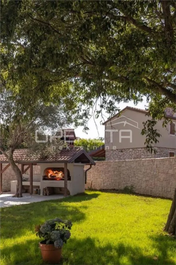 Villa Elegante en Venta en Brtonigla, Istria, Croacia - foto 10
