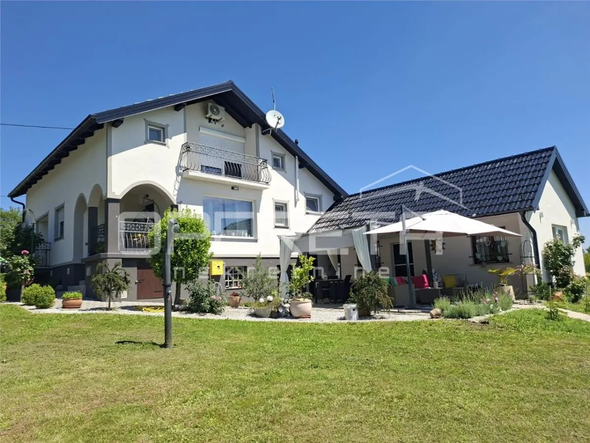 Villa Familiale à Vendre à Lopatinec, Croatie - foto 1
