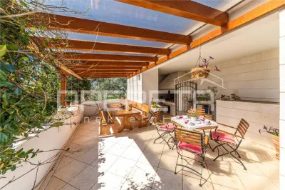 Villa Contemporaine avec Vue Mer, Jardin et Piscine – Kaštel Kambelovac, Croatie - foto 11