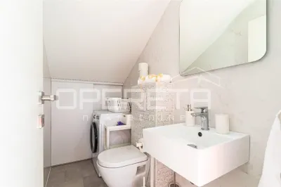 Villa Contemporaine avec Vue Mer, Jardin et Piscine – Kaštel Kambelovac, Croatie - foto 15