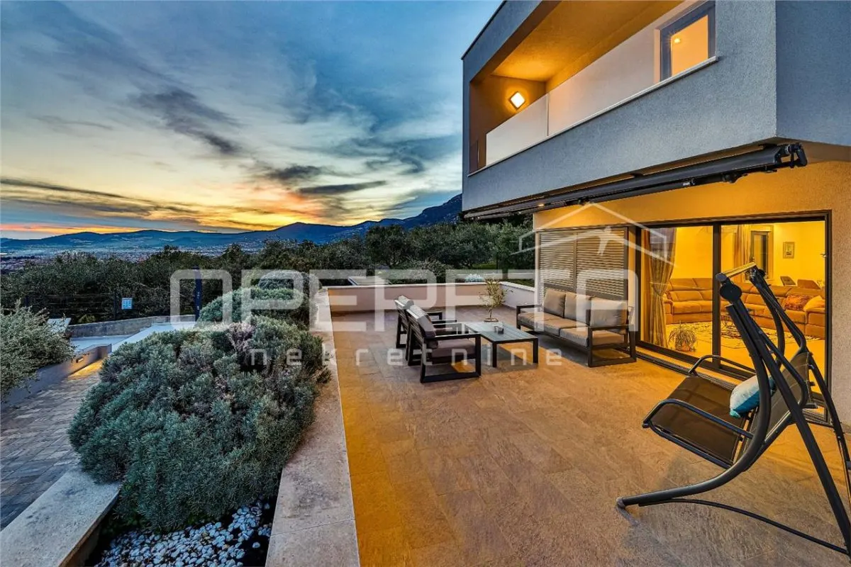 Villa Contemporaine avec Vue Mer, Jardin et Piscine – Kaštel Kambelovac, Croatie - foto 4