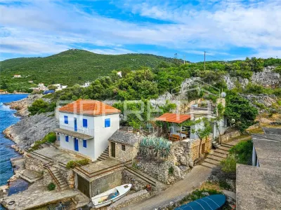 Villa Frente al Mar con Solar, Primera Línea – Zastrašiće, Hvar, Croacia - Jelsa