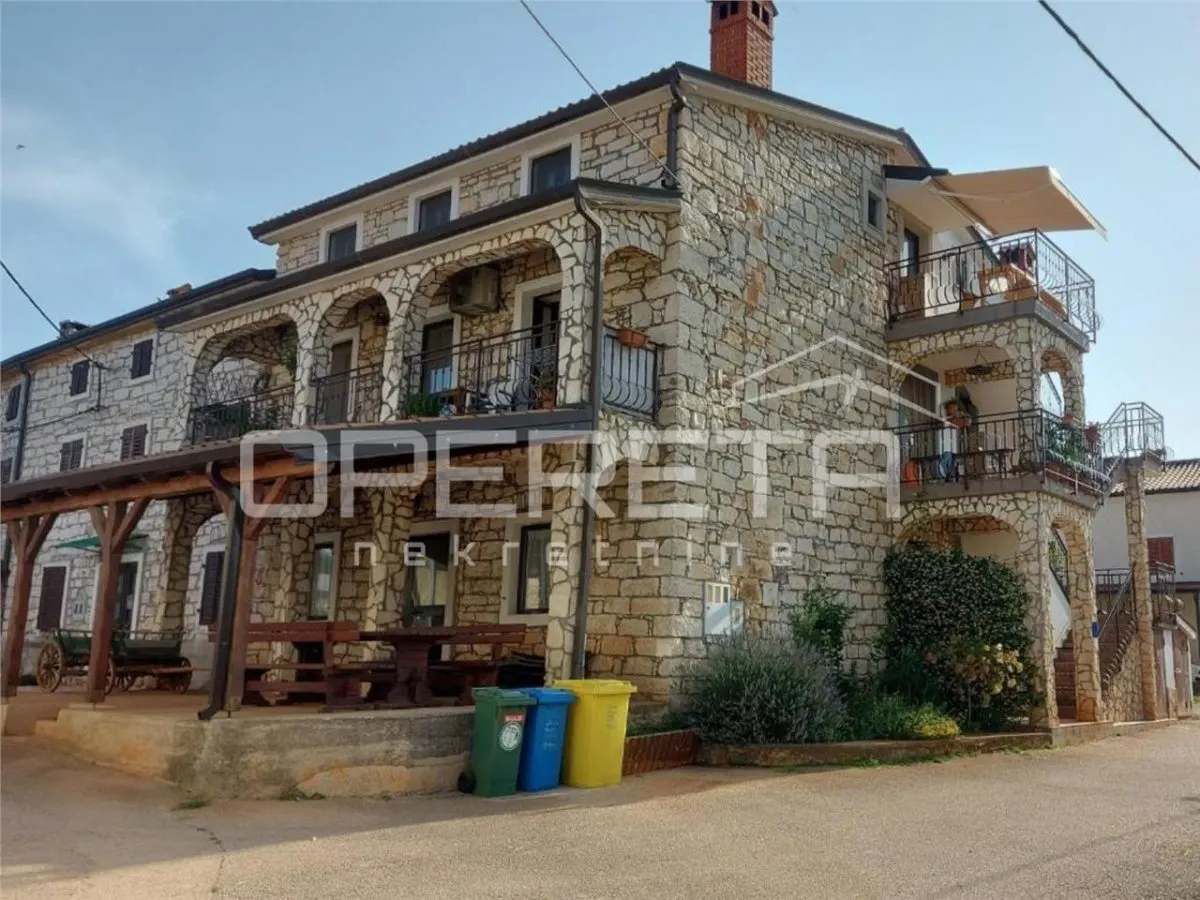 Villa en Venta en Brtonigla, Croacia - foto 2