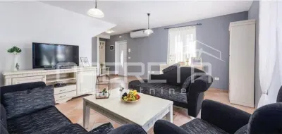 Casa Adosada en Venta en Umag, Croacia – 300m del Mar - Umag