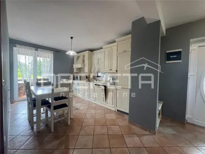 Casa Adosada en Venta en Umag, Croacia – 300m del Mar - foto 3