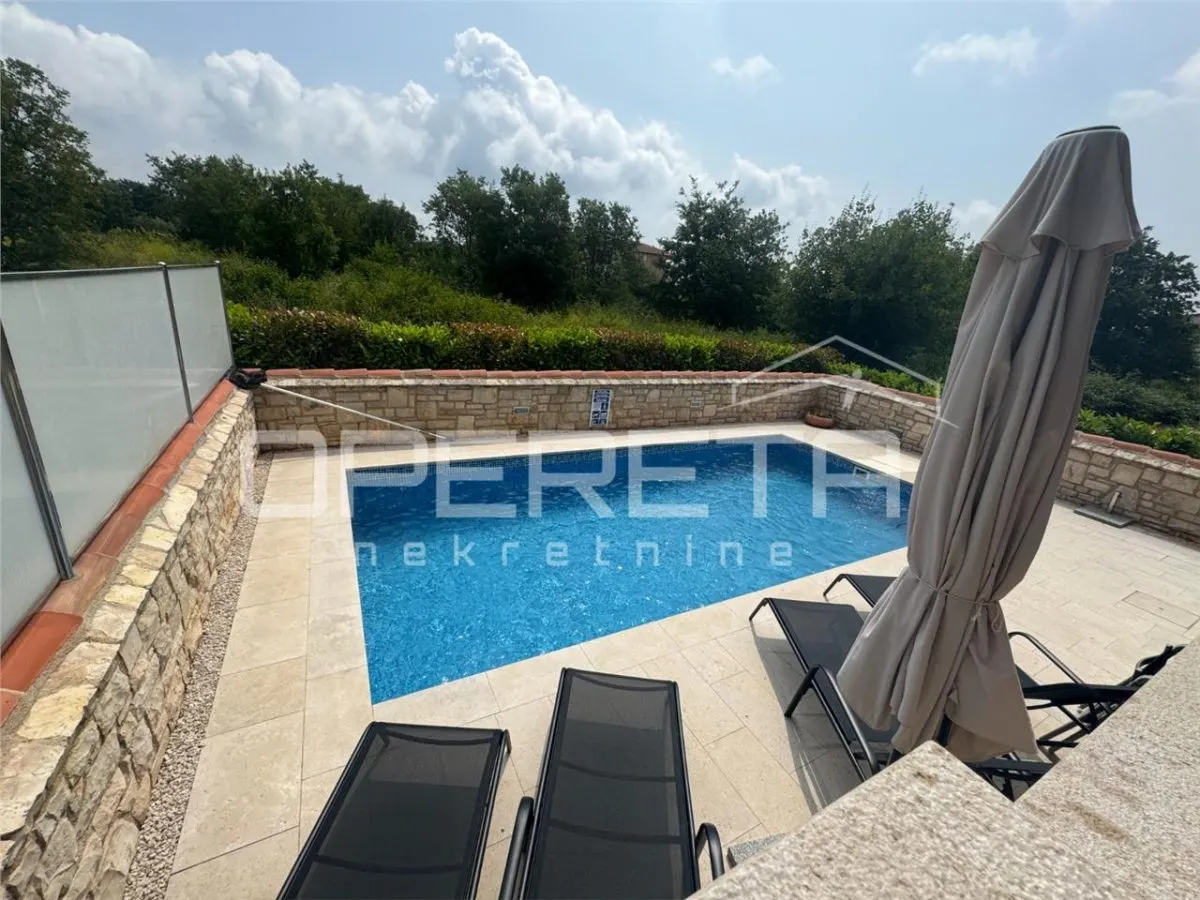 Casa Adosada en Venta en Umag, Croacia – 300m del Mar - foto 4