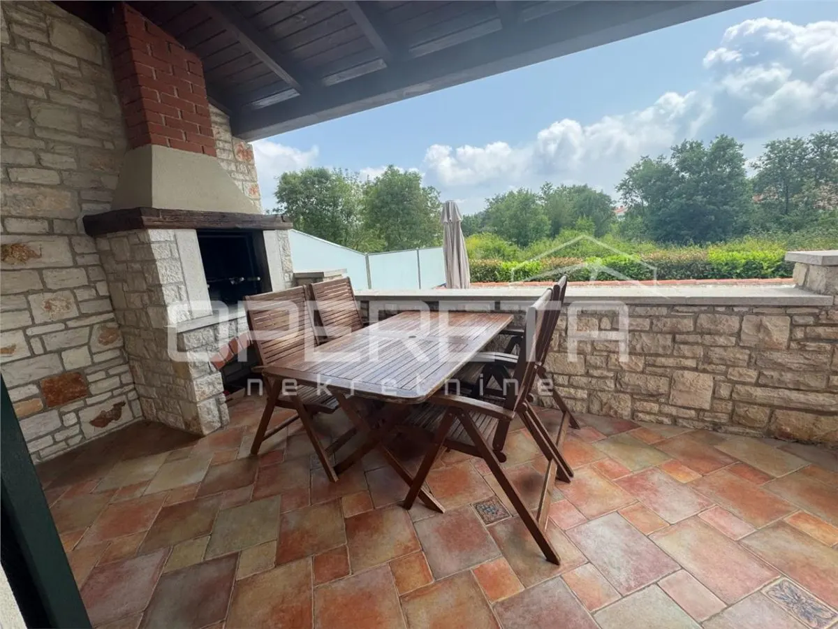 Casa Adosada en Venta en Umag, Croacia – 300m del Mar - foto 6