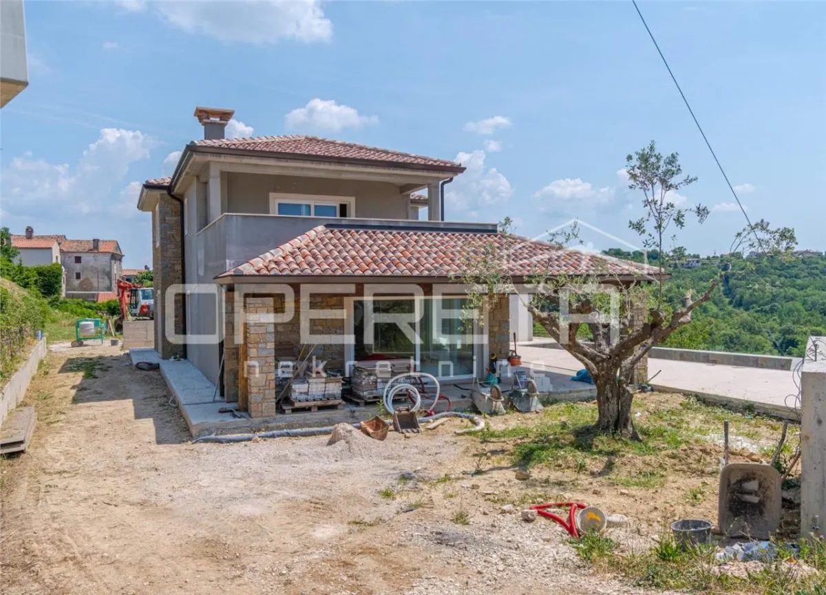 Villa Independiente en Venta en Buje, Croacia - foto 2