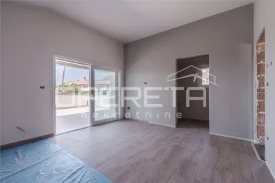 Villa Independiente en Venta en Buje, Croacia - foto 14