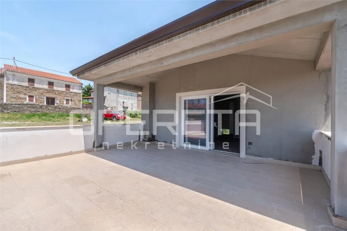 Villa Independiente en Venta en Buje, Croacia - foto 17