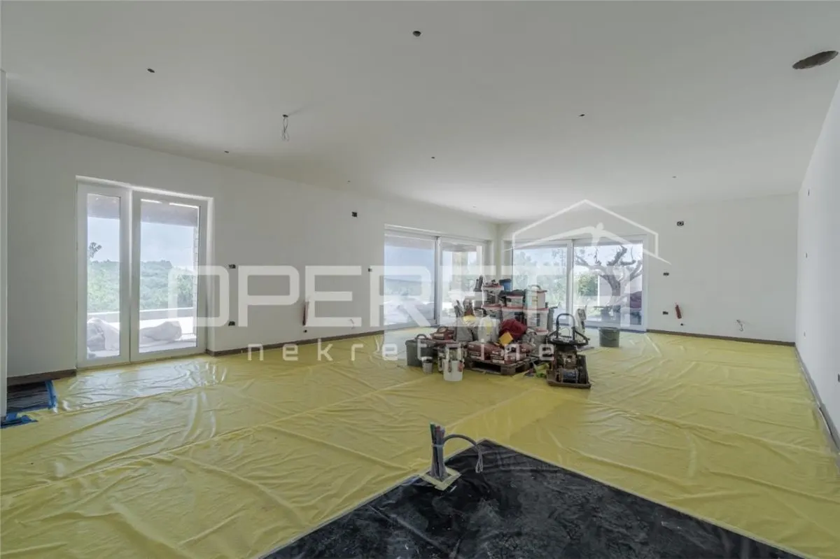 Villa Independiente en Venta en Buje, Croacia - foto 7