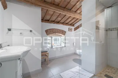Villa en Pierre avec Cour à Vendre à Porec, Croatie - foto 17