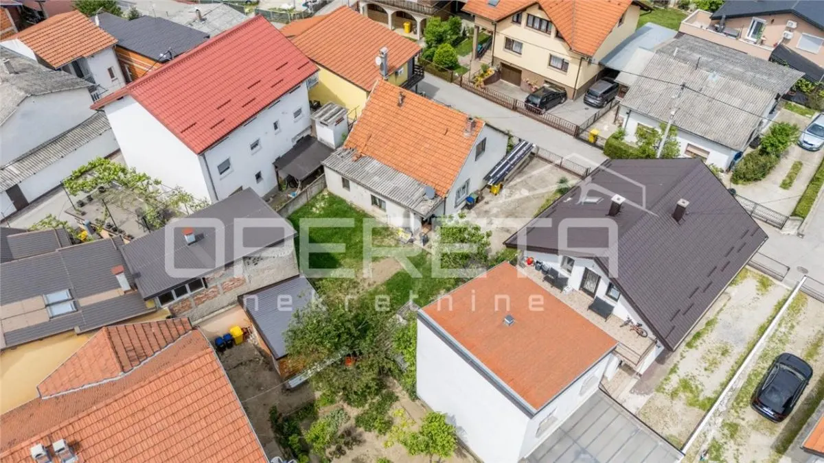 House for Sale in Zagreb, Donja Dubrava, Croatia - foto 13